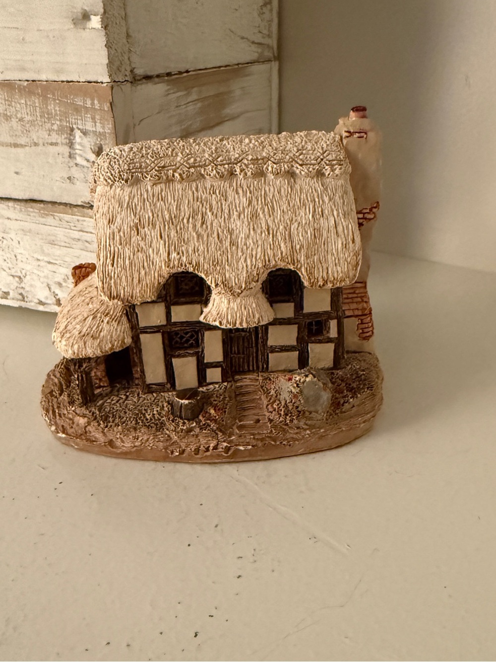 Lilliput Lane “The Farriers” Handmade English Cottage Miniature Figurine England